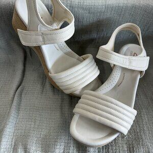 Clark’s Chelseah Gem Wedge Sandal 9 1/2 Wide